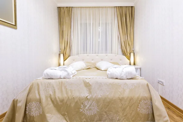 Interior of a hotel bedroom — Stock Photo, Image