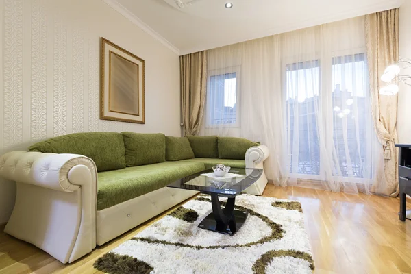 Interieur van een luxe appartement woonkamer — Stockfoto