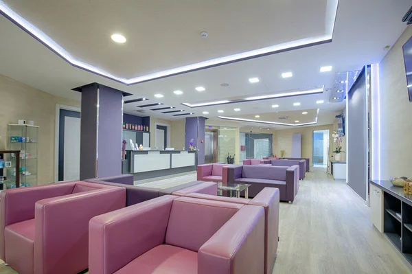 Spacious waiting room in a modern clinic — Stock Photo, Image