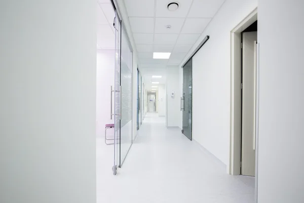 Διάδρομο σε μια σύγχρονη κλινική — Φωτογραφία Αρχείου