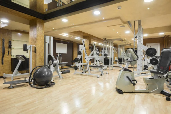 Interiör i ett modernt gym — Stockfoto