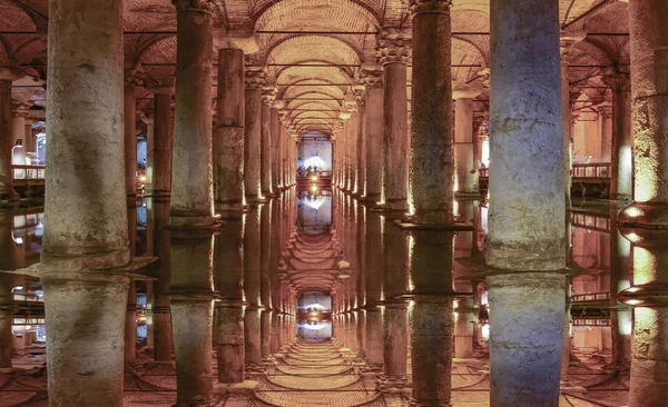 Historická bazilika cisterna — Stock fotografie