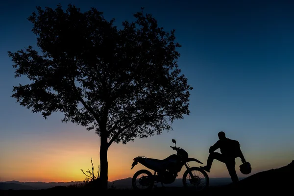 Exploratie en avontuur motorfiets — Stockfoto