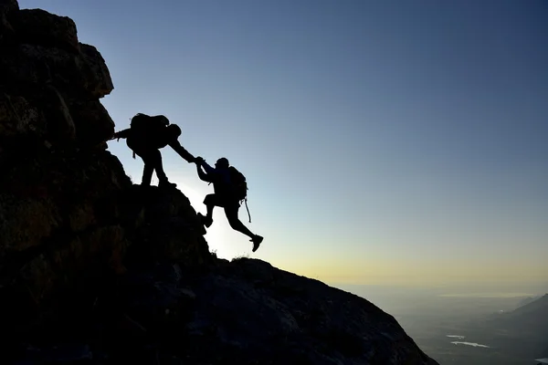 Cumbre del ascenso, la lucha y el éxito —  Fotos de Stock