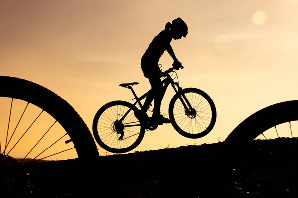 Técnicas Conducción Inusual Para Ciclista Activo Enérgico —  Fotos de Stock