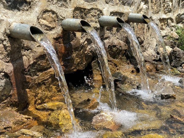 water sources in the mountains cold fountains