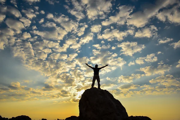 La emoción del amanecer en la cumbre — Foto de Stock