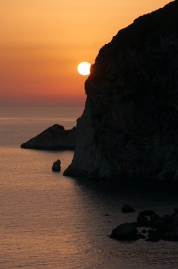 Deniz kenarında gün batımı