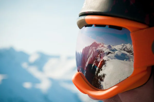 Mountain reflected in the ski mask — Stock Photo, Image