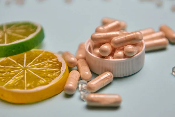 Muitas Pílulas Fundo Colorido Suplementos Medicamentos Que São Bons Para — Fotografia de Stock