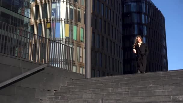 Young Business Woman Goes out An Office Building — Video Stock