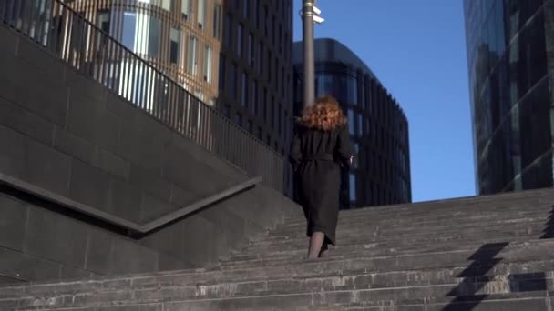 Young Business Woman Is Sent To The Office Building For A Meeting — Video Stock