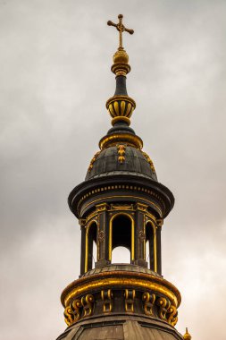 Budapeşte 'nin Tuna Nehri boyunca uzanan merkezi bölgesi UNESCO Dünya Mirası Alanı olarak sınıflandırılır ve aralarında Macar Parlamentosu ve Buda Şatosu' nun da yer aldığı çok sayıda önemli anıta sahiptir.