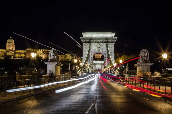 Chain Bridge Uma Ponte Que Atravessa Rio Danúbio Entre Buda — Fotografia de Stock