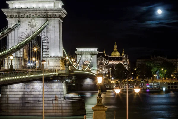 Chain Bridge Bro Som Sträcker Sig Över Donau Mellan Buda — Stockfoto