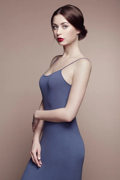 güzel bir kadın yüzü. mükemmel makyaj