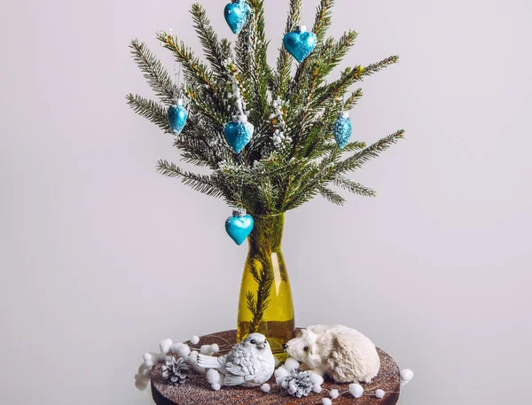 Spray Neve Decorado Ramos Árvore Natal Inverno Artesanato Arte Estúdio — Fotografia de Stock