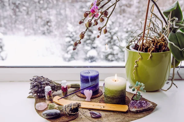 Pequeno Altar Bom Feng Shui Casa Peitoril Janela Tapete Mesa — Fotografia de Stock