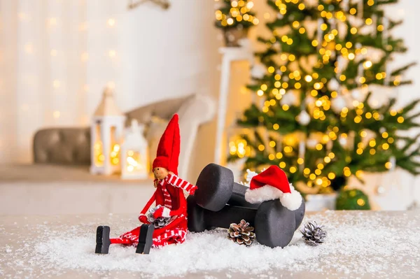 Manequins Pretos Com Ornamentos Natal Estatueta Elfo Sorridente Bonitinho Chapéu — Fotografia de Stock