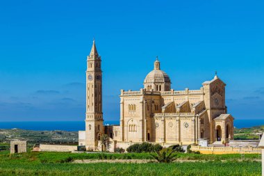 Garb, Gozo, Malta-21FEB2023-Bazilika Ta 'Pinu' nun Kutsal Bakire Tapınağı. Malta 'daki Gozo Adası' ndaki popüler kilise..