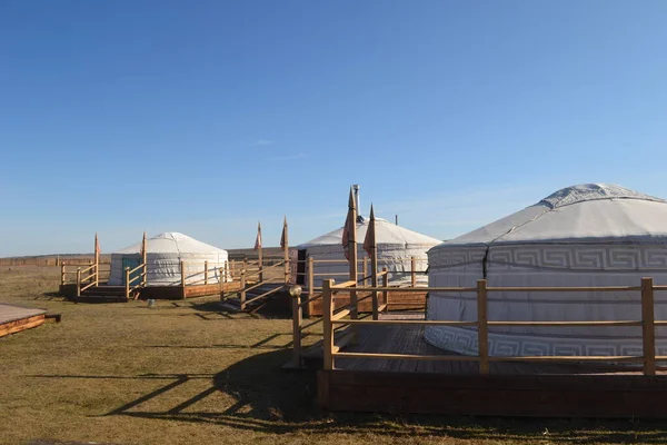 Geleneksel Buryat yurtları Irkust bölgesindeki Ust-Ordynsky köyünde bulunan Golden Horde etnoparkında.