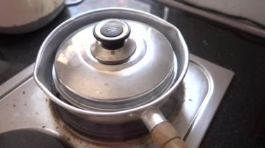 Kaynar tava pişirme