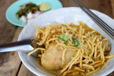Khao Soi veya Khao soya