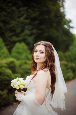 açık havada çok güzel bir gelin