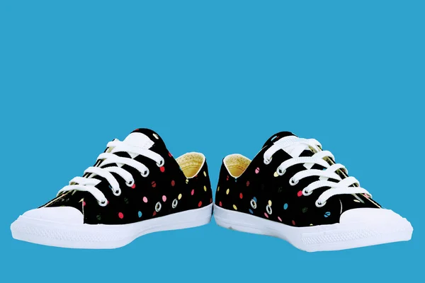 Zwarte Kleur Dot Sneaker Schoenen Geïsoleerd Wit — Stockfoto