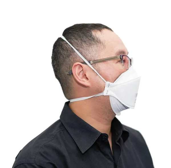 Azjatycki Mężczyzna Nosić N95 Ochrony Korona Wirus Maska Izolowany Biały — Zdjęcie stockowe