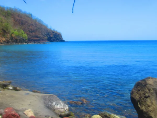 平静海湾中的蓝色大海 — 图库照片