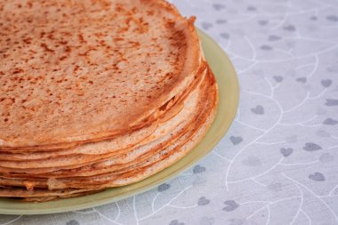 Rus gözlemeleri. Maslenitsa ve krep haftası konsepti. Yaklaş, boşluğu kopyala