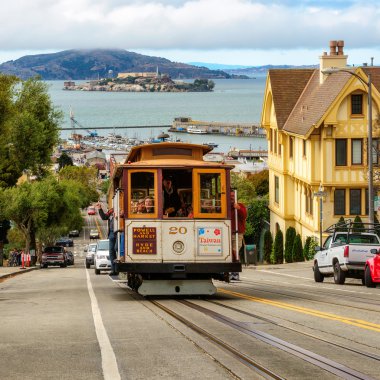 San Francisco, Ca - Yaklaşık Temmuz 2014 - Powell Hyde Teleferik trafiği San Francisco, Ca, yaklaşık Temmuz 2014.