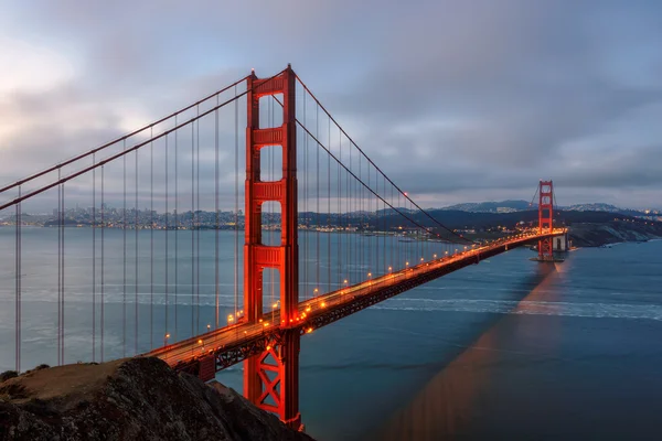 Golden Gate Bridge při východu slunce, San Francisco — Stock fotografie