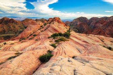 Kaya oluşumları Yant düz Güney Utah. 