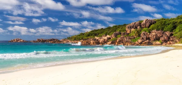 Paradijs strand met wit zand op de Seychellen — Stockfoto