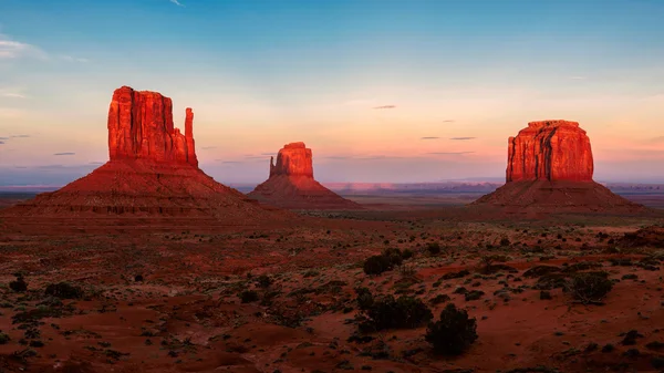 Puesta de sol en Monument Valley —  Fotos de Stock