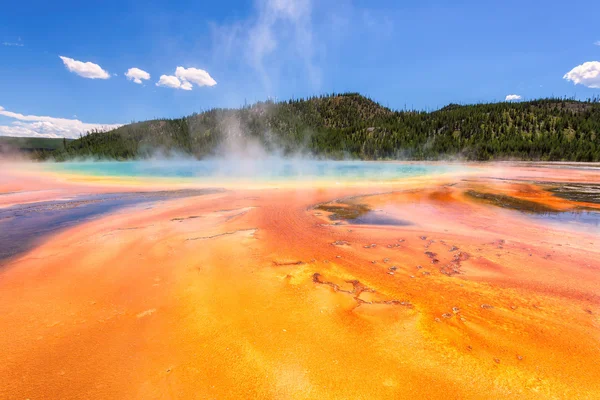 Yellowstone Grand Prismatic Spring, Wyoming - Estados Unidos — Foto de Stock