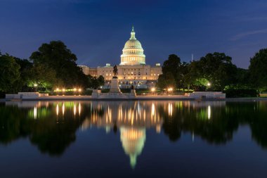 US Capitol Binası, gece, Washington DC, ABD.