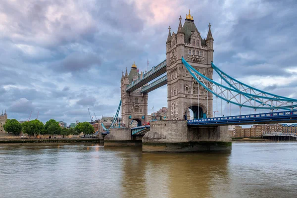 Tower Bridge Βράδυ Λονδίνο Ηνωμένο Βασίλειο — Φωτογραφία Αρχείου