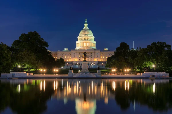 US Capitol Binası, gece, Washington DC, ABD.