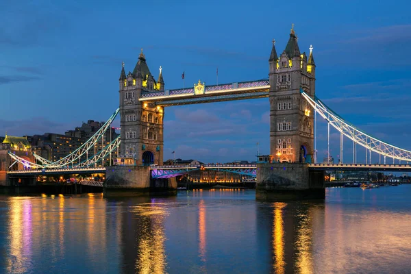 Tower Bridge Βράδυ Λονδίνο Ηνωμένο Βασίλειο — Φωτογραφία Αρχείου