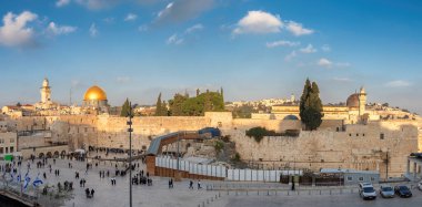 Kudüs 'ün günbatımındaki panoramik manzarası, İsrail.