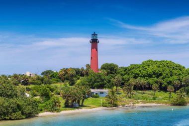Jüpiter deniz fenerinde güneşli bir yaz günü Batı Palm Beach, Florida 'da