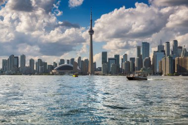 Toronto City gökyüzü güneşli yaz gününde, Toronto, Ontario, Kanada.