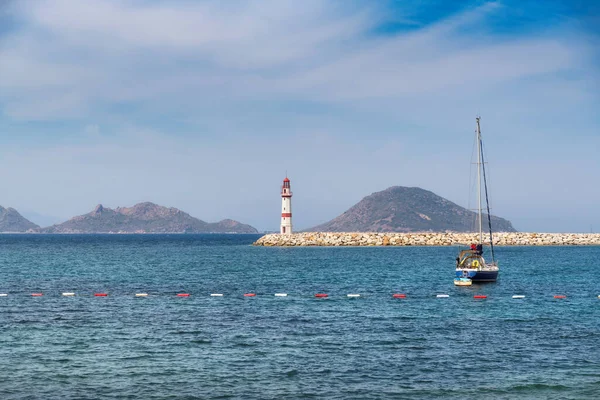 Faro Veleros Puerto Día Soleado Bodrum Turquía — Foto de Stock