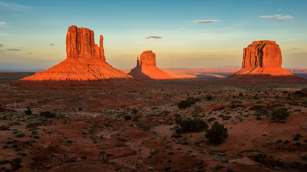 Monument Valley West and East Mittens Butte Utah National Park — Stock Photo, Image