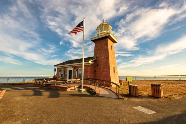 Santa Cruz vuurtoren museum een gedenkteken voor surfers — Stockfoto