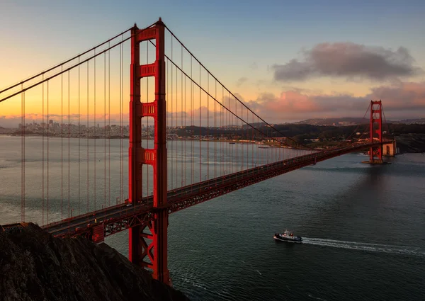 Ünlü Golden Gate Köprüsü San Francisco, gündoğumu, California