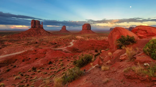 Sonnenuntergang im Tal des Denkmals, arizona — Stockfoto